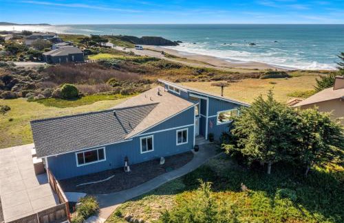 Sereno del Mar House | Beautiful Bodega Bay Beach Home with Scenic Views & Pets Welcome