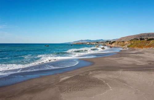 Sereno del Mar House | Beautiful Bodega Bay Beach Home with Scenic Views & Pets Welcome