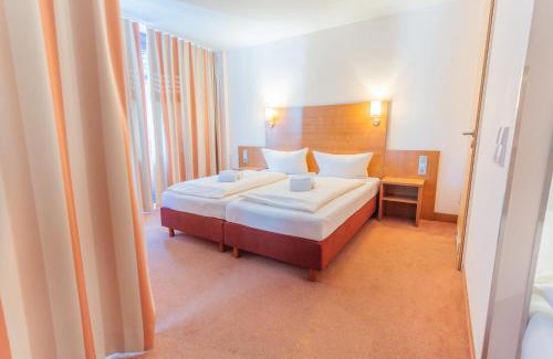 Gohren Hotel | Oceanfront Bodensee Yachthotel Schattmaier with Hot Tub