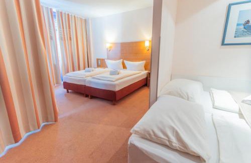 Gohren Hotel | Oceanfront Bodensee Yachthotel Schattmaier with Hot Tub