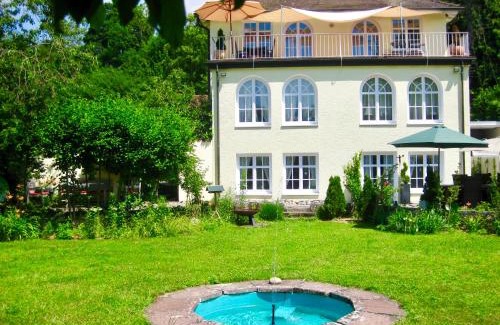 Ueberlingen Apartment | Oceanfront Retreat at Bodenseevilla No.7 - Rated 8.7/10