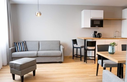 Zech Apartment | Explore the Bodenseezeit Junior Suite – Rated 10/10!