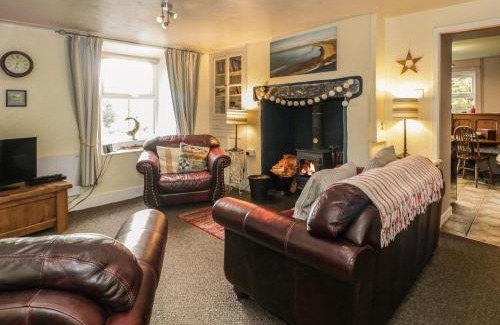 Penrhyndeudraeth House | Pet-Friendly Retreat at Bodorwel Cottage - Rated 8.5/10