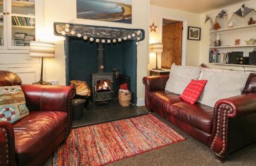 Penrhyndeudraeth House | Pet-Friendly Retreat at Bodorwel Cottage - Rated 8.5/10