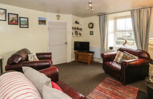 Penrhyndeudraeth House | Pet-Friendly Retreat at Bodorwel Cottage - Rated 8.5/10