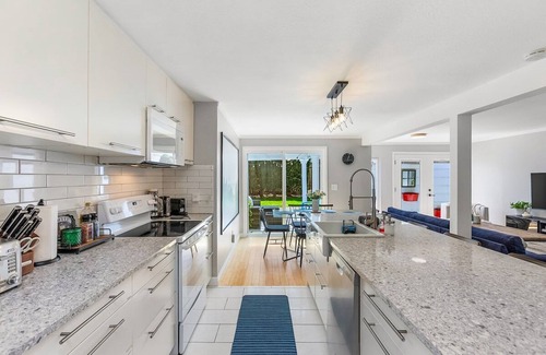 West End House | Experience Bodur's Nest Whispering Garden: Pet-Friendly Retreat