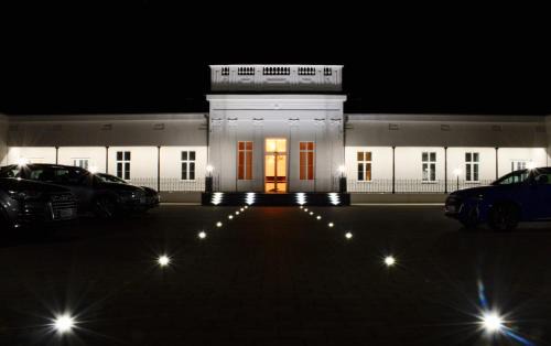 Nyirbogat Apartment | Discover Bogáthy Kúria Business Apartments: Guest Rated 9.8