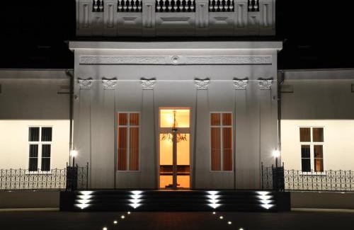 Nyirbogat Apartment | Discover Bogáthy Kúria Business Apartments: Guest Rated 9.8
