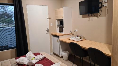 Boggabri Hotel | Cozy Boggabri Motel: Family-Friendly with Kitchen Amenities