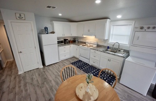 Port O Connor House | Oceanfront Boggy View Hotel: Steps from the Beach in POC
