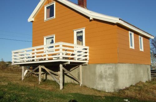 Dverberg House | Oceanfront Retreat at Bogstrand in Dverberg, Norway