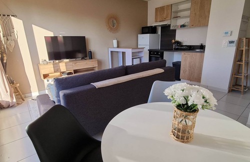 Merignac Apartment | Stylish Bohème Chic Retreat at Parc Bourran for 4