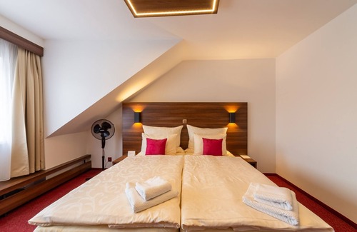 Turnov Hotel | Discover Bohemia Inn Hotel: Family-Friendly Getaway