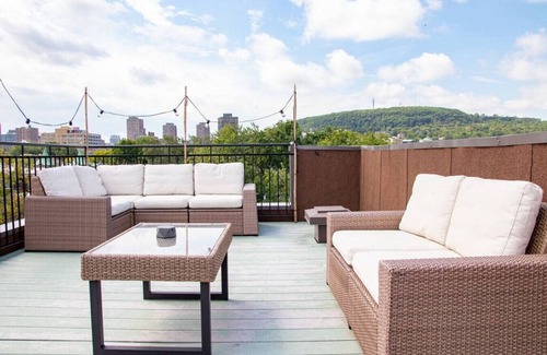 Plateau Mont Royal Apartment | Stylish 2-Bedroom Retreat with Rooftop & Terrace Access