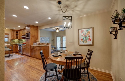 Tulsa House | Bohemian Bungalow: Guest Rated 9.8 with Breakfast Included