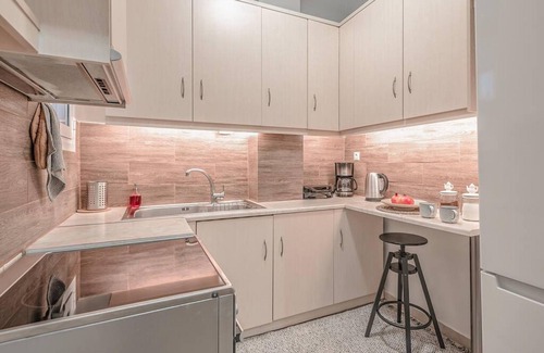 Kinosargous Apartment | Trendy 1BR Apartment in Central Athens with Breakfast
