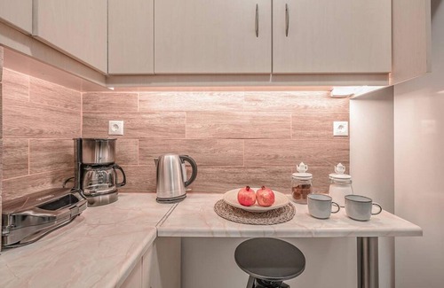 Kinosargous Apartment | Trendy 1BR Apartment in Central Athens with Breakfast