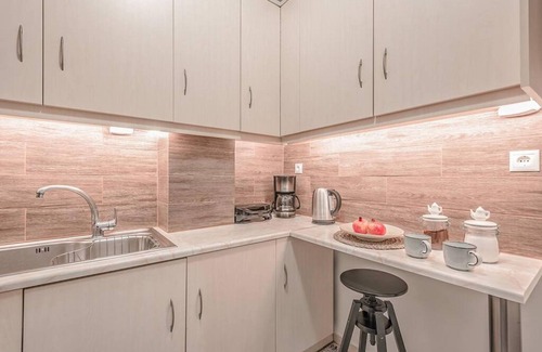 Kinosargous Apartment | Trendy 1BR Apartment in Central Athens with Breakfast
