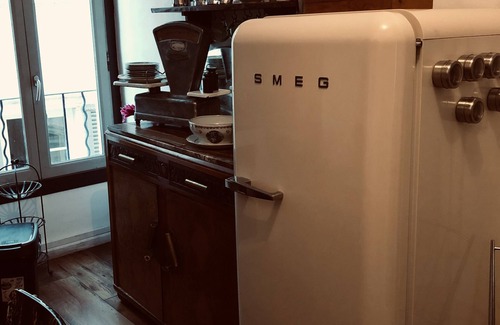 Avignon City Centre Apartment | Stylish Duplex in Avignon with Kitchen & Pet-Friendly Perks