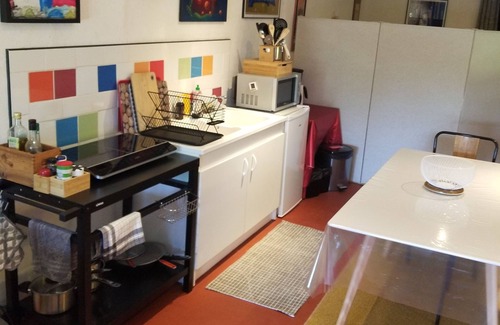 Saint-Julien-le-Petit Apartment | Explore the Bohemian: Family-Friendly with Kitchen Amenities