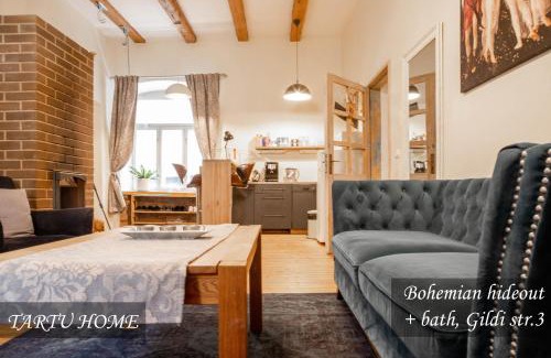 Old Town Apartment | Cozy Bohemian Hideout in Historic Old Town, Tartu