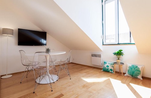 Merces Apartment | Stylish Principe Real Apartment - Guest Rated 8/10