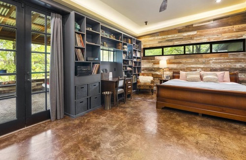 Cherrywood House | Bohemian Oasis | Hot Tub| Chill Bohemian Stay