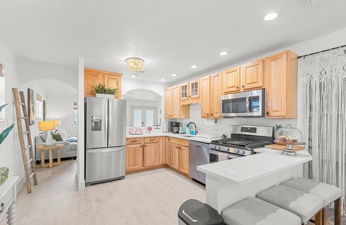 Old Northwood Historic District House | Bohemian Retreat with Heated Pool, Jacuzzi & Ocean Views