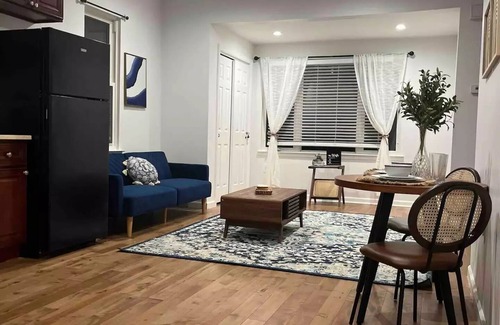 Queens Apartment | Cozy Bohemian Retreat Close to Airports for Families