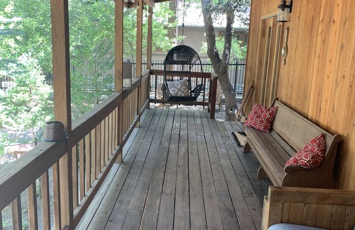 Idyllwild Cabin | Cozy Rustic Cabin Retreat in the Pines, Pet-Friendly