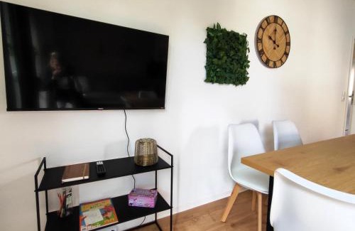 Neudietendorf Apartment | Top-Rated BohnApartments Bechstein with Free Wi-Fi & Balcony