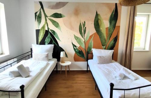 Neudietendorf Apartment | Top-Rated BohnApartments Bechstein with Free Wi-Fi & Balcony