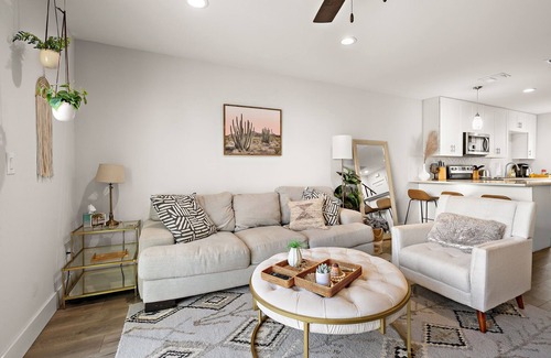 Galindo Condo | Bright BoHo 2 BR with Patio near SoCo | Guest Rated 9.8