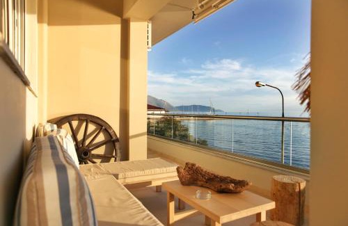 Itea Apartment | Beachfront Boho House in Itea-Delphi with Ocean Views
