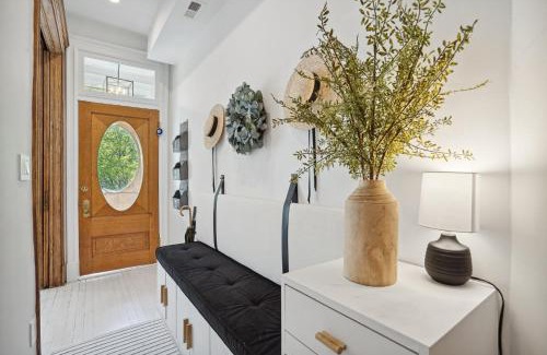 Bloomingdale House | Boho Bliss Bloomingdale plus Parking