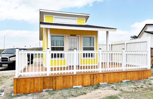 Canyon House | Enchanting Boho Bungalow Near Canyon with Family Amenities