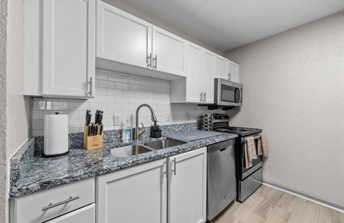 Smyrna Apartment | Boho Chic 2-Bedroom Retreat Near the Battery - Family-Friendly