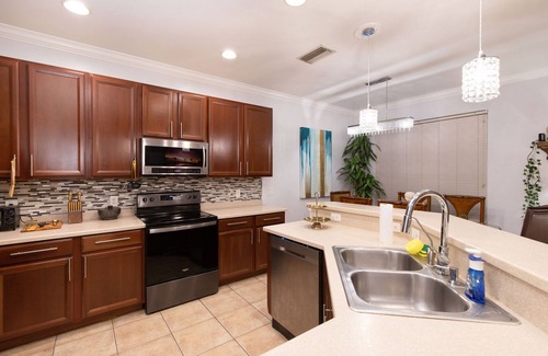 Westminister House | Trendy Boho Gator Lux in Ft. Myers - Guest Rated 9.4