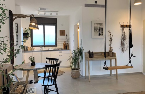 Haifa Apartment | Boho Gem Near Talpiot Mkt