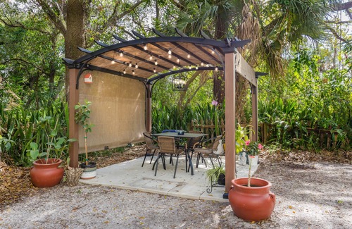 Fort Myers River District Apartment | Boho Retreat: Steps from Downtown Fort Myers Awaits You