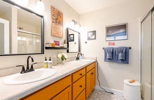 Hood River Apartment | Inviting Hood River Master Suite with Pool & Private Entry