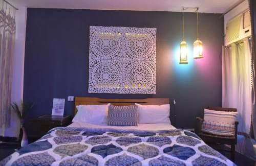 Hauz Khas Village Apartment | Charming BOHO House with Breakfast & Family-Friendly Vibes