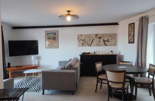 Bonnieux Apartment | Trendy BOHO Hotel: Pet & Child Friendly with 9.4 Rating