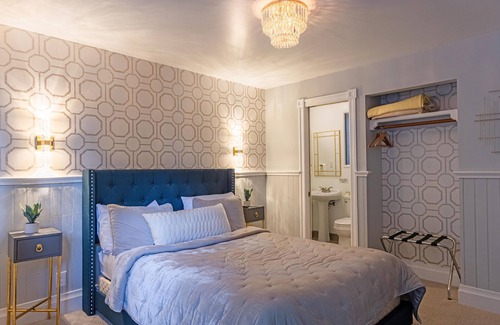 Northwood Hotel | Relax at Boho Manor Resort - Pool, Spa & Family Friendly