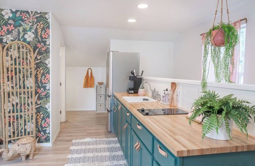 McNeil House | Trendy Boho Bungalow in Great Hills with Kitchen Access