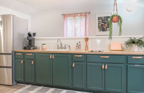 McNeil House | Trendy Boho Bungalow in Great Hills with Kitchen Access