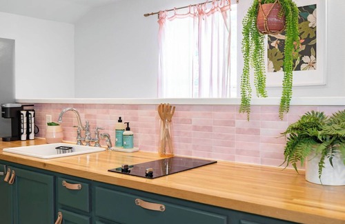 McNeil House | Trendy Boho Bungalow in Great Hills with Kitchen Access