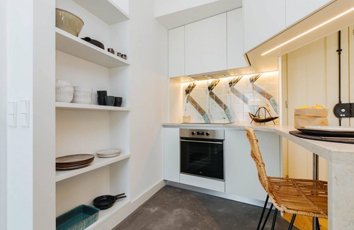 Sao Paulo Apartment | Trendy Boho Studio in Vibrant Lisboa with Pet-Friendly Amenities