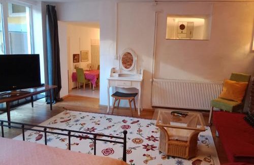 Sankt Veit an der Glan Apartment | Stylish Boho-Style Apartment - Pet & Child Friendly Retreat