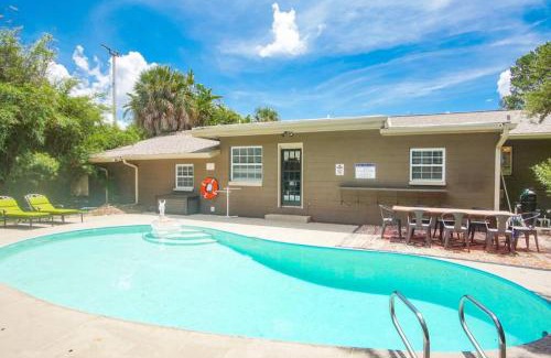 Virginia Park House | Inviting Holiday Homes in Tampa, FL with Oceanfront Views